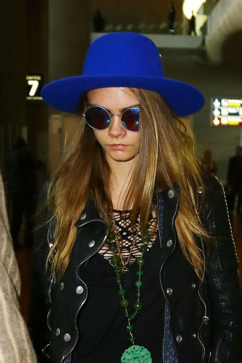 Satyaa, pari — thumi bhaja re mana 06:57. CARA DELEVINGNE at Charles De Gaulle Airport in Paris 10 ...