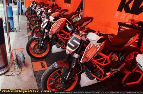 Открыть страницу «ktm duke 390 malaysia» на facebook. KTM 390 Duke Battle Malaysia Rd. 4 @ Perak