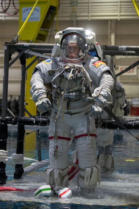 Esa Esa Astronaut Alexander Gerst Training For Spacewalks
