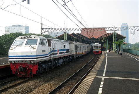 Stasiun Gambir ~ Indonesias Railway