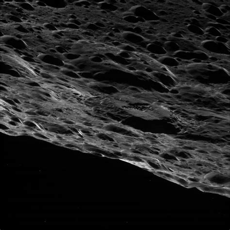 Cassini Gets Close Up Views Of Saturns Moon Iapetus