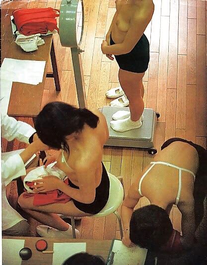 昭和乾布摩擦おっぱい写真中学女子裸小学生少女11歳peeping japan net imagesize 600x450 keshikaran