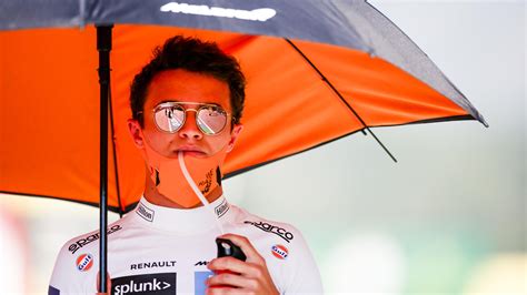 Lando norris is a british professional racing driver and social media star best known as one of the youngest and most prominent drivers in formula 1. Formel 1: Lando Norris hockt zwei Stunden beim Doping Test ...