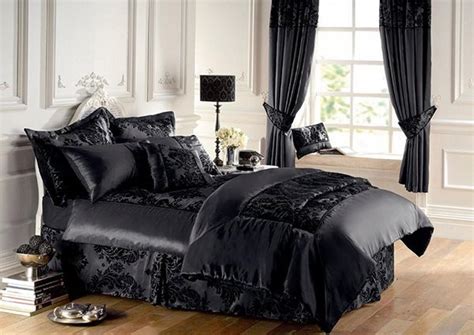 20 Beautiful Black Bed Linens Damask Bedding Damask Decor Black