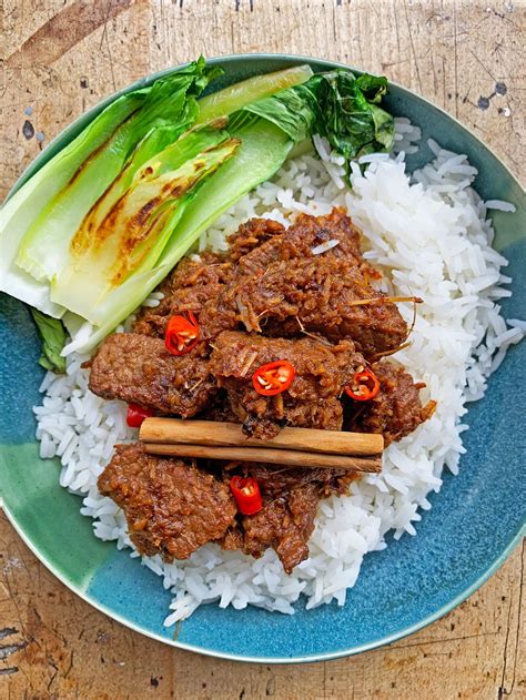 View the recipe and nutrition for slow cooked beef rendang, including calories, carbs, fat, protein, cholesterol, and more. Rendang Curry Beef - test
