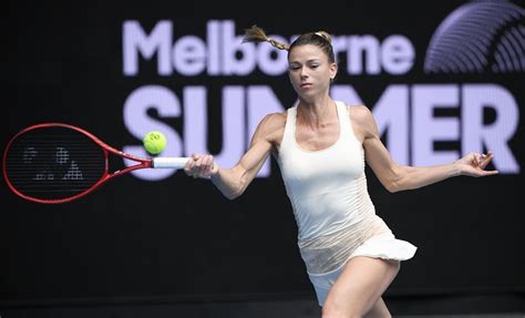 Camila giorgi, deren eltern aus argentinien stammen, hat zwei brüder. Australian Open 2021, Camila Giorgi liquida in due set ...