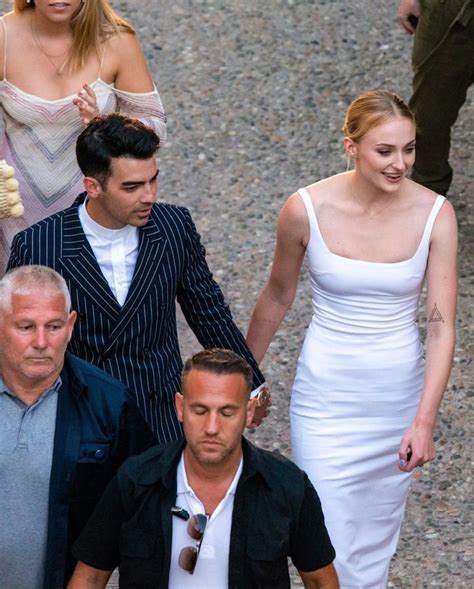 Sophie Turner Just Shared Never Before Seen Wedding Photos Who What