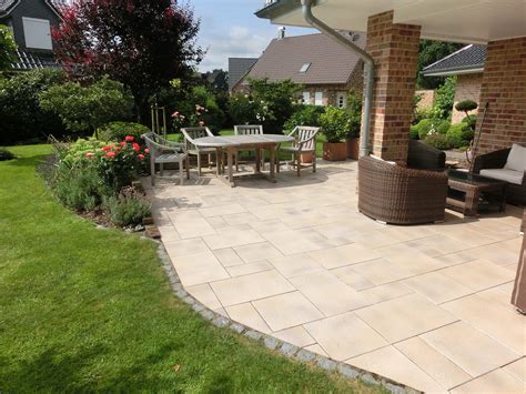 You and your fellow players are gardeners racing to create and grow a garden that contains four fully mature flowers, along with other seedlings and plants, in an effort to earn the most prestige by fulfilling each of the flower. Gartengestaltung Kreis Pinneberg