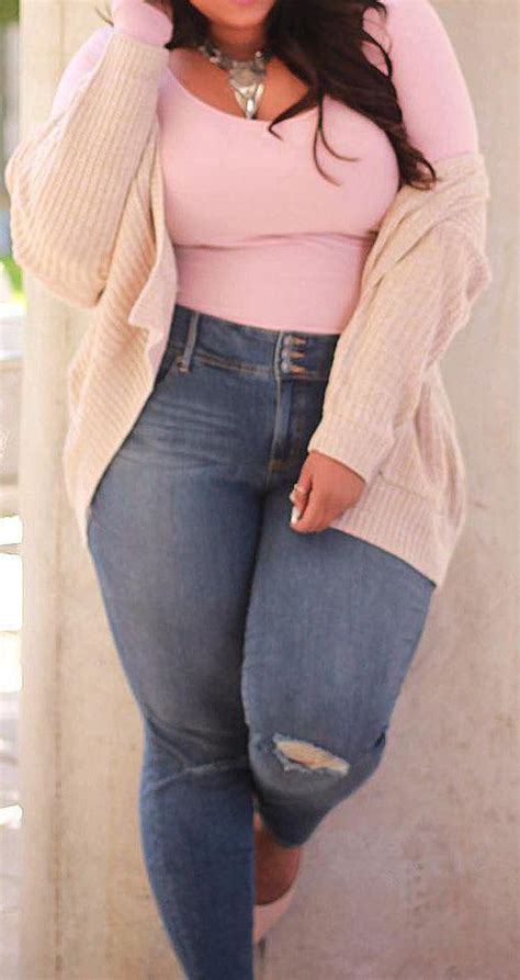 Chic Plus Sized Style Ideas For Women Curvy Plussize Outfits