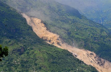 Est100 一些攝影some Photos Landslide In Northern Nepal 山體滑坡 走山 尼泊爾北部