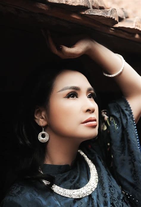 Thanh lam tên thật là đoàn thanh lam, sinh ngày 19/06/1969 tại hà nội. Thanh Lam Hồng Nhung tuổi 50 vẫn yêu nồng nhiệt - VietNamNet