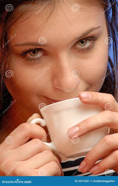 Target1320 Kobiety Kawa Herbata Lub Obraz Stock Obraz Złożonej Z Atrakcyjny Doros 3072281