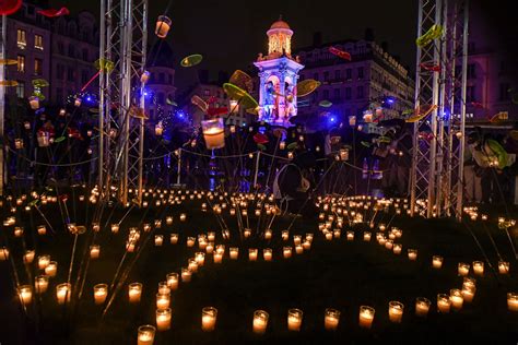 Lyon Fête Des Lumières Un 8 Décembre En Demi Teinte