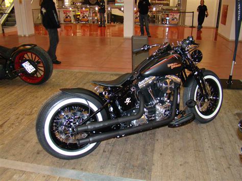 Harley davidson softail slim harley davidson forum harley panhead classic harley davidson used harley davidson harley davidson motorcycles softail bobber sportster 48 hd motorcycles. FLSTSB Cross Bones: Softail Neuaufbau (S. 1) - Milwaukee V ...