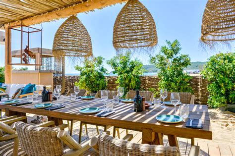 Find public entries (and parking for €5.50) at one of six access points: Les Photos - Verde Beach - Restaurant Plage Pampelonne ...