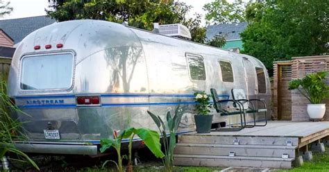 This Remodeled 1972 Airstream Has The Most Charming Interior The