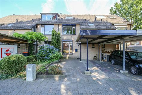 Overdekte autostaanplaats te koop aan stadspark en e40 te aalst. NIEUW TE KOOP deze #eengezinswoning aan de # ...