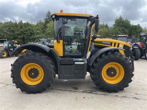 Demo Jcb Fastrac Icon 4220 Cotswold Farm Machinery Cfm