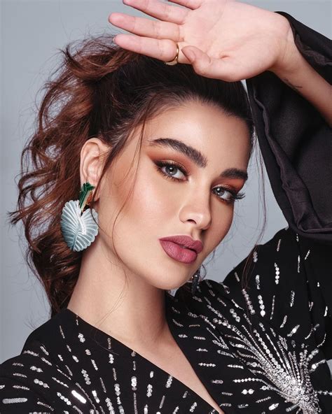 rawan bin hussain on instagram “she is everything in one woman ️” indiana arabian beauty