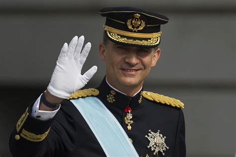 Spains New King Felipe Vi Swears His Oath The Blade