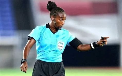 Can 2022 La Rwandaise Salima Mukansanga Devient La 1ère Femme à Abriter Un Match — Queen Mafa