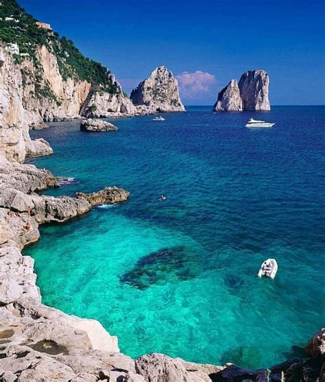 The Iconic Coastline On The Isle Of Capri Italy Isle Of Capri Isle