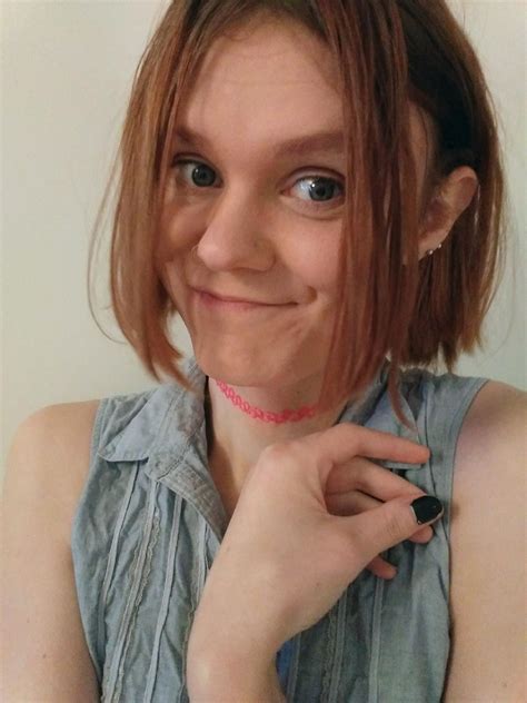 Henlo Rtranspositive Shy Girl Joins The Selfie Game V Rtranspositive