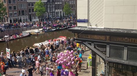 canal parade amsterdam evenaart recordaantal toeschouwers nu het laatste nieuws het eerst op