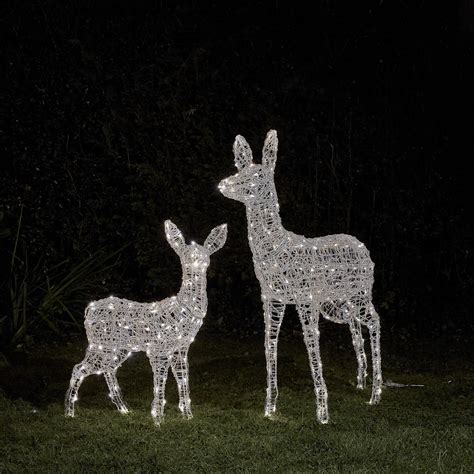 Swinsty Doe And Fawn Dual Colour Led Battery Operated Outdoor Reindeer