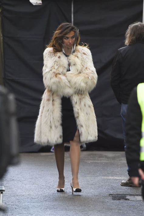 Madalina Ghenea As Sophia Loren On The Set Of House Of Gucci In Rome 03