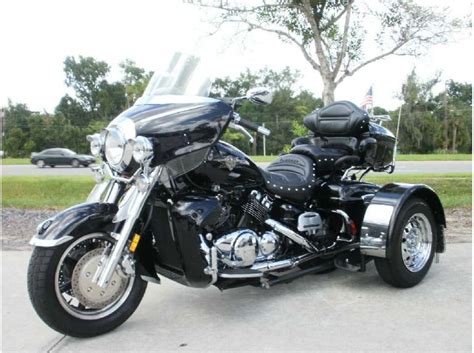 It's a 1300cc, 700+ pound monster with a 67 inch wheelbase. Buy 2006 Yamaha Royal Star Midnight Venture on 2040motos