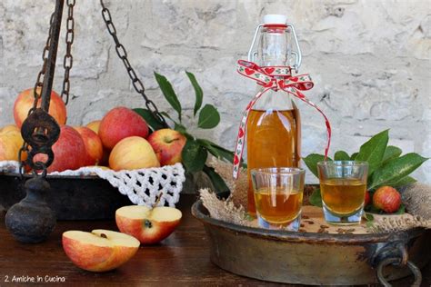 500 ml alcool a 90°. Liquore ai semi di mela, ottimo da bere ghiacciato a fine ...