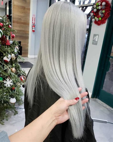 Grey Hair 2019 Trendy Gray Hair Colors 2019 And Tips For Staining In Grey