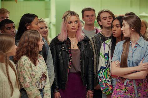 Meet The Cast Of Sex Education Netflixs Hilarious New Dramedy All About Well Sex Teen Vogue