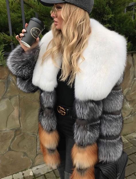 Pin By Fred Johnson On Furs 2 Fur Hood Coat Fur Fashion Fur Parka