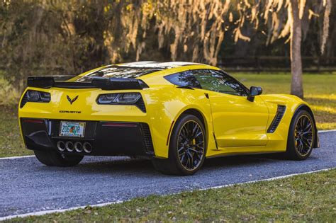 2016 Corvette Z06 C7r Edition In Corvette Racing Yellow Corvette