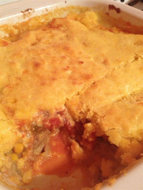 Only 5 minutes and 7 ingredients (including jiffy mix). Mexican Cornbread 2 boxes Jiffy muffin mix Ground turkey Salsa Cream corn Pepper Jack Cheese ...