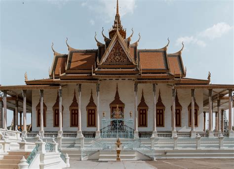 A Complete Guide To Visiting The Royal Palace Phnom Penh — Along Dusty