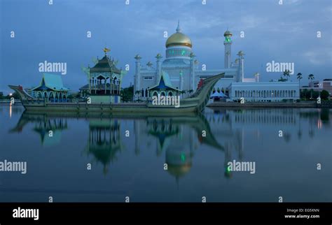 Sultan Omar Ali Saifuddin Mosque High Resolution Stock Photography And