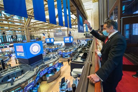 The trading floor is also referred to as the pit of an exchange. Dow Jones surges 529 points as NYSE reopens trading floor ...