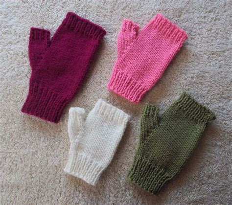 Ravelry Easy Fingerless Mittens With Thumbs By Marianna Mel