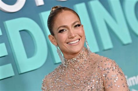 Watch Jennifer Lopez Crush ‘i Will Survive At Italian Bar On Vacation Billboard