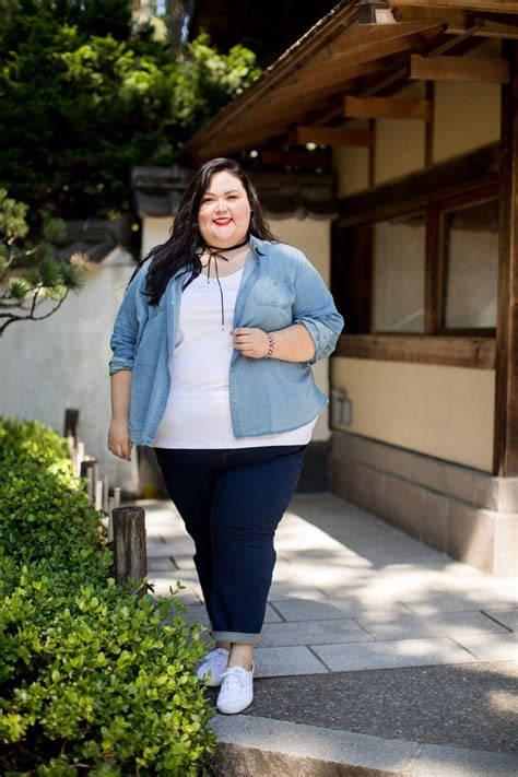 plus size blogger amanda allison from fashion love and martinis adventures in portland with