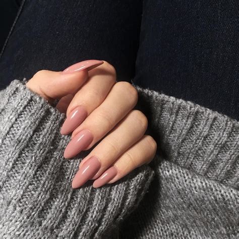 Pin By Laura Alksne On Nail Inspo Almond Acrylic Nails Almond