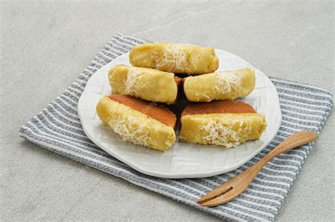 Premium Photo Kue Pukis Or Pukis Cake Indonesian Traditional Snack