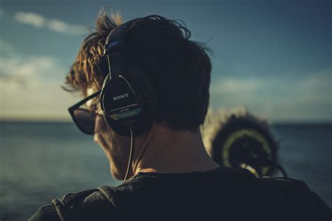 The Listening Experience - Music. Listening. Physcial and auditory