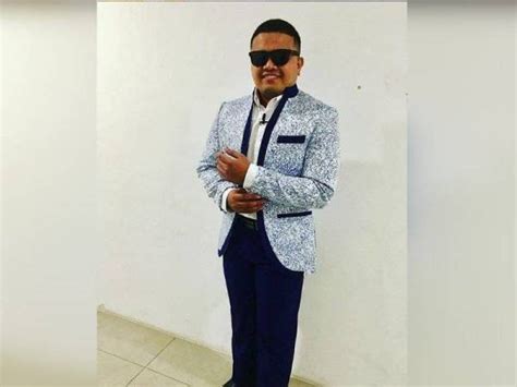 Caliph buskers, known in the emerging local busking scene, consist of five music enthusiasts who are visually impaired. Mereka sepakat untuk tidak 'membahan' saya - Azmi Caliph ...
