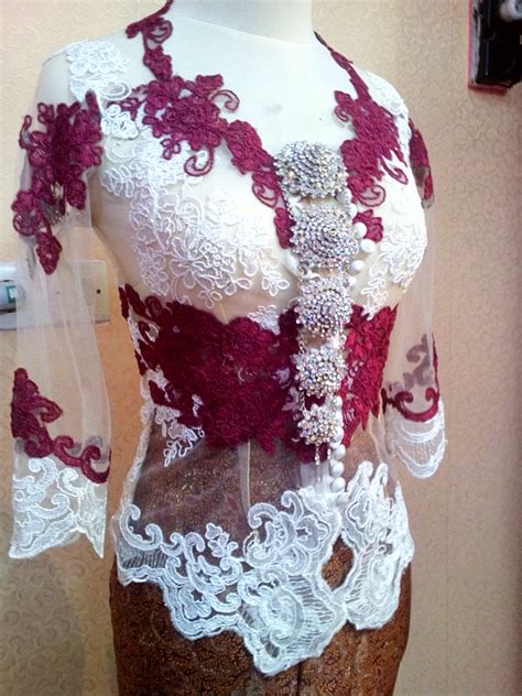 Kebaya Simpel Cantik Kombinasi Warna Merah Putih