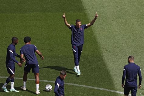 La hongrie du premier ministre viktor orban fait l'objet de nombreuses critiques suite à l'adoption d'une législation jugée homophobe. Euro 2021 - Hongrie-France : après les sacrifices contre l ...