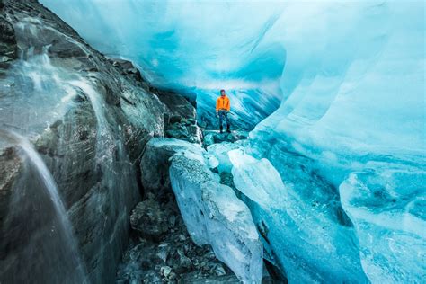 Blackcomb Ice Cave Immersive Explorers